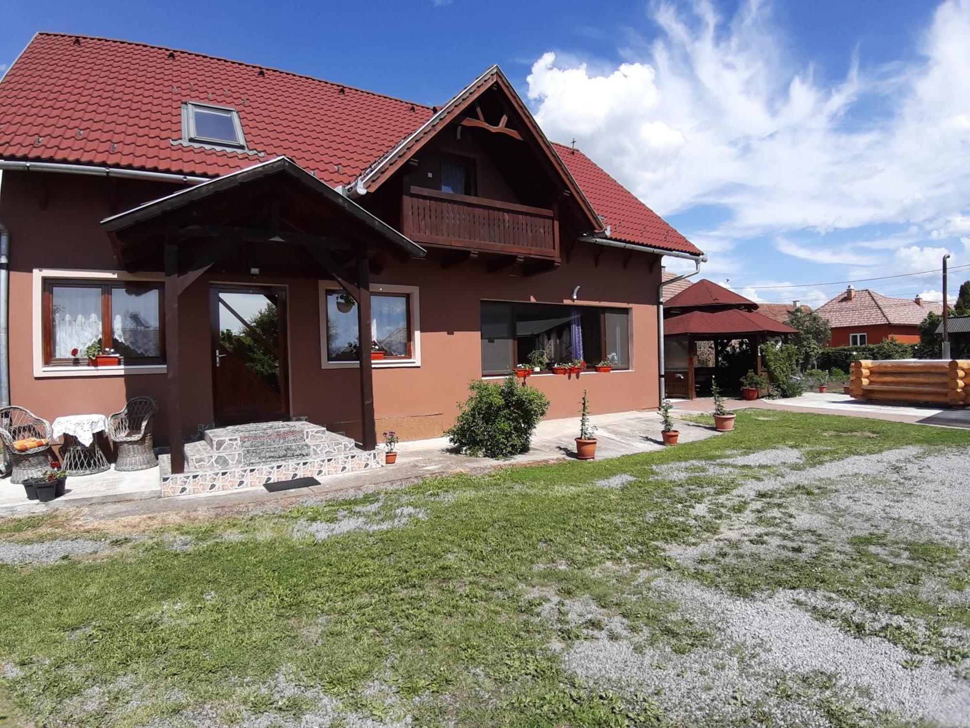 Becze Vanda Kulcsoshaz Lazarea Экстерьер фото